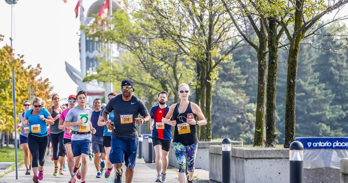 Beer Running Lovers of running, beer can combine both at Toronto’s famous beer run