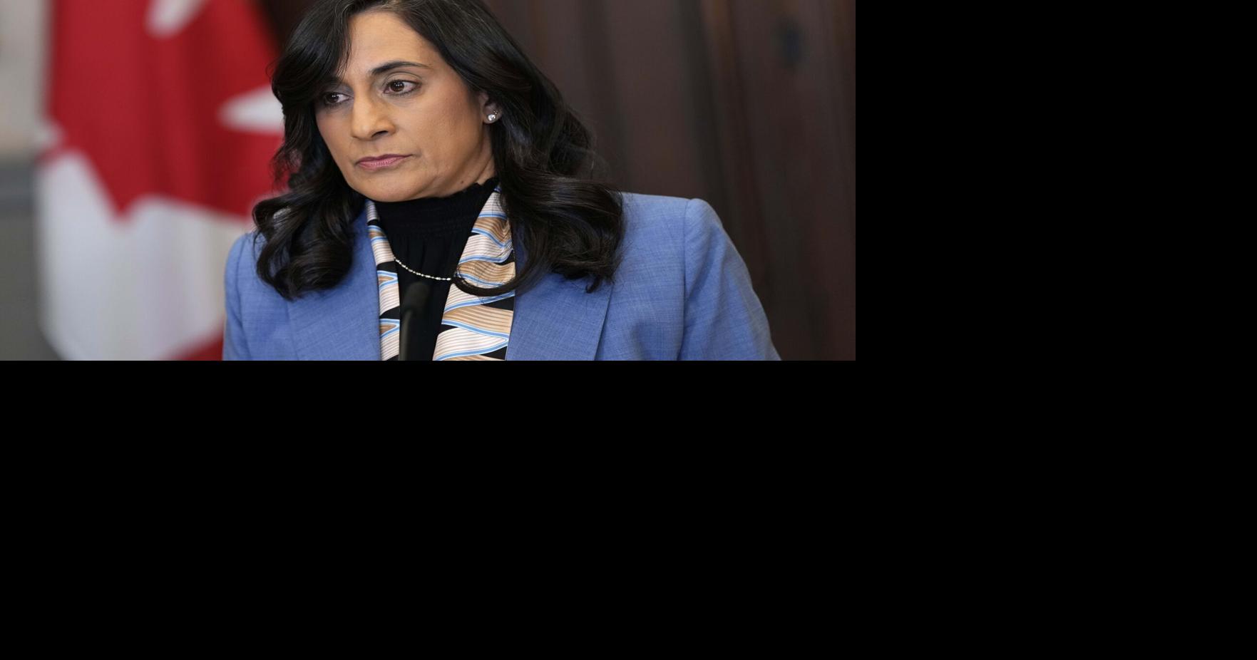 Thousands of Canadian tourists register with Ottawa as violence rocks Mexico