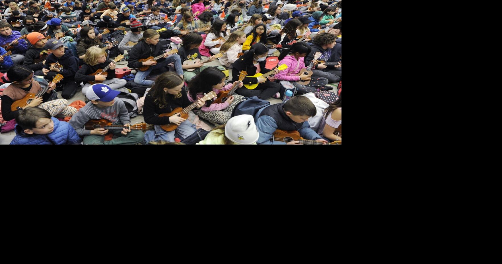 500 students play ukulele at Toronto school News