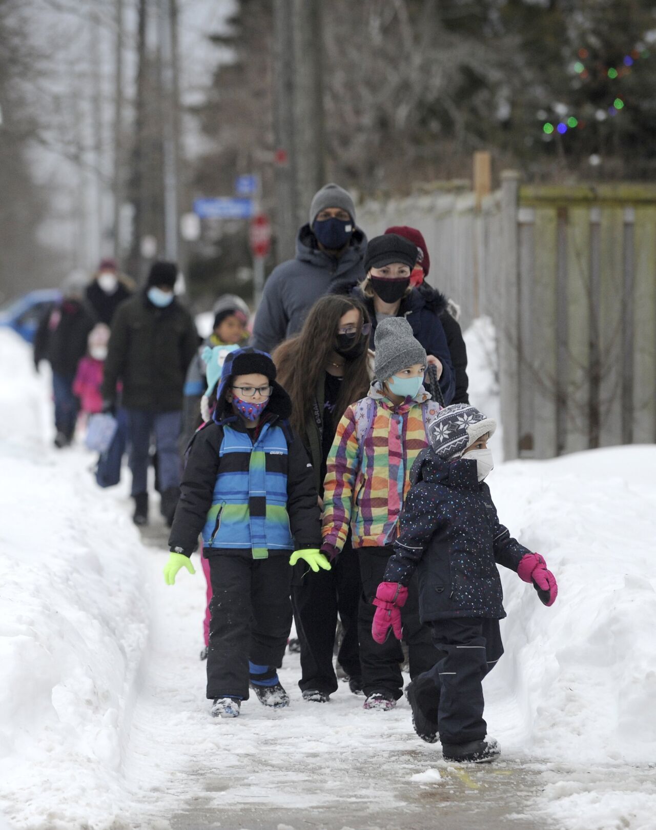 Six Toronto high schools closed to in person learning on Wednesday