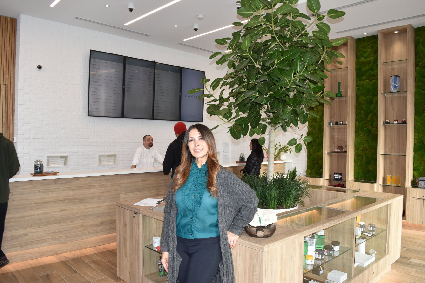 New cannabis store opens in east Toronto s Greektown Business