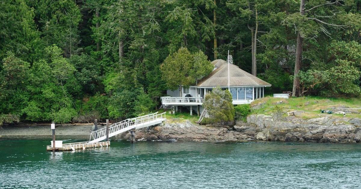 Srivindhya Kolluru: As Ontario cottage prices plummet, here's how to keep your little piece of heaven in the family | Money Matters - Vimarsana News
