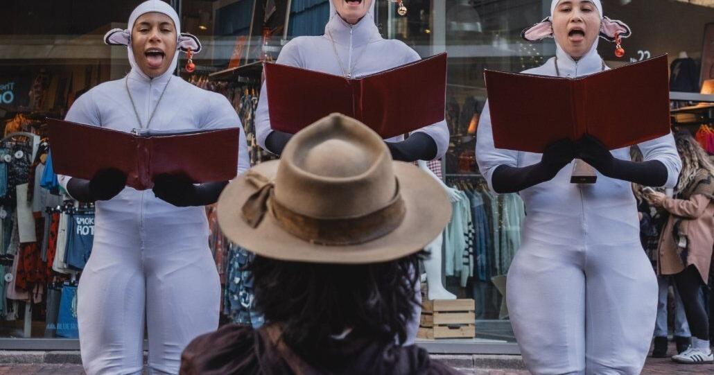 Viral carollers dressed as sheep set to sing in Ontario this holiday season. Here’s where to find the roaming flock