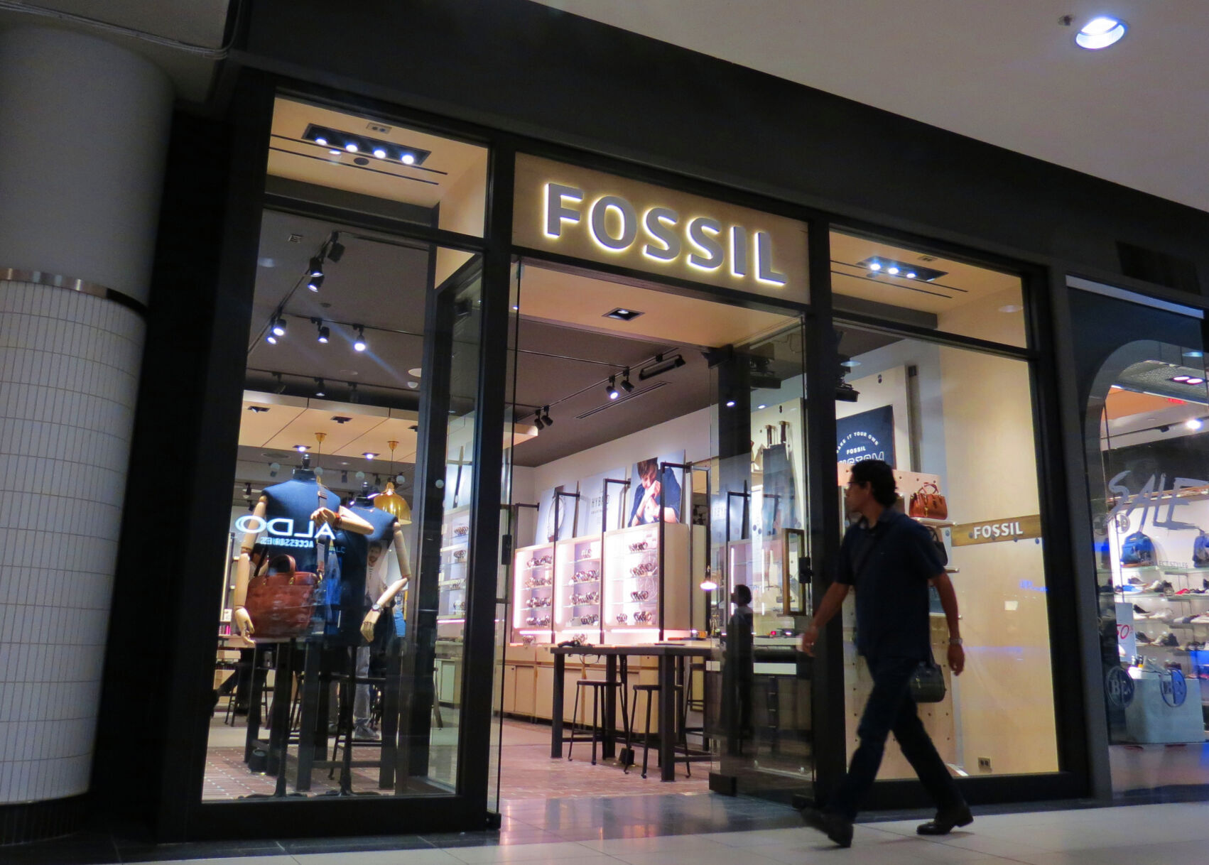 Fossil hot sale factory outlet