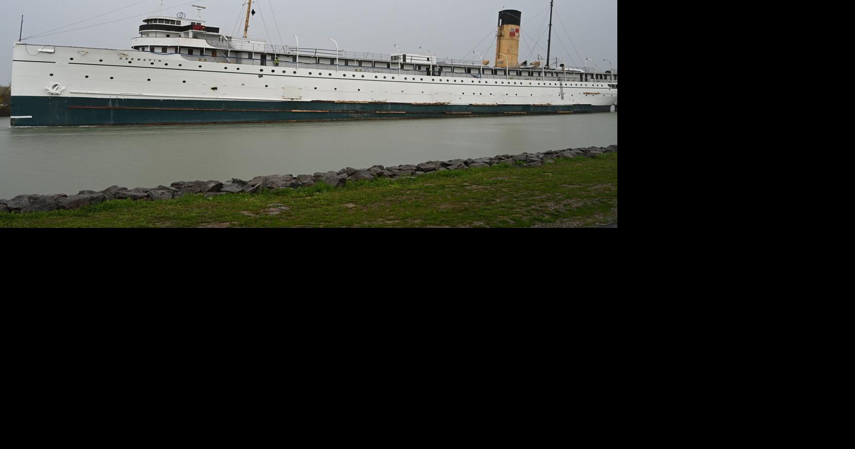 泰坦尼克时代的蒸汽船航行至金斯顿