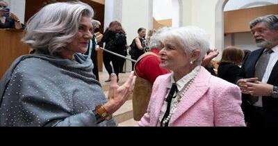 Was Lisa LaFlamme's silver hair weaponized against her? | Fashion and Beauty - Vimarsana News