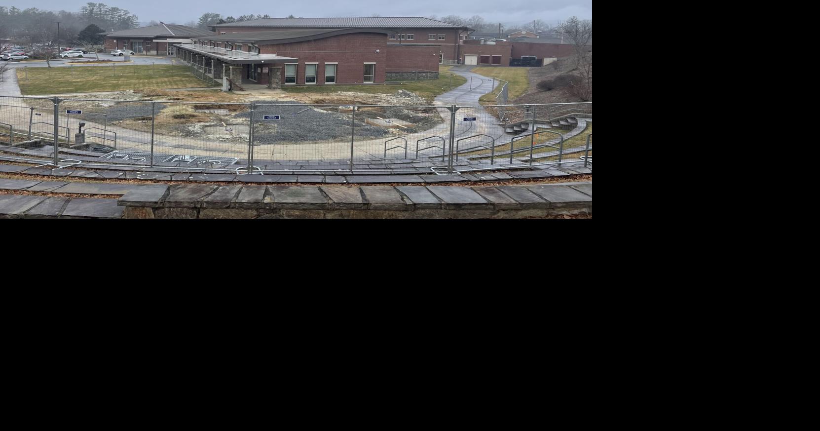 Library director provides construction update