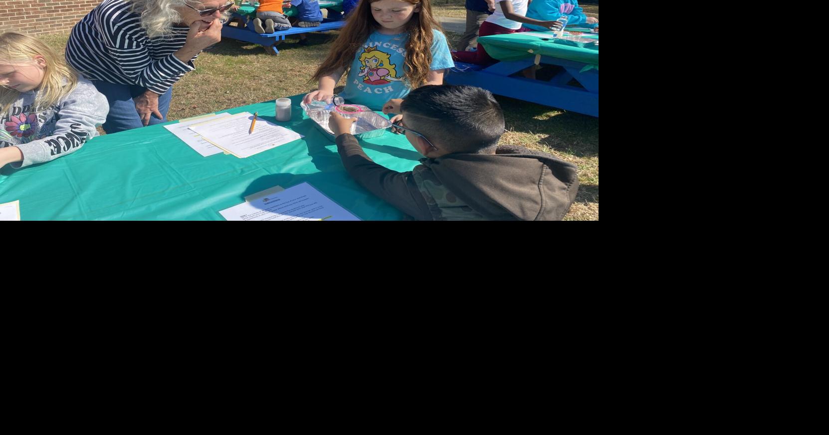 Master Gardners share their skills with school students