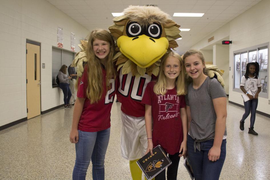 Falcons Atlanta Community Food Bank Promote Breakfast At Dean
