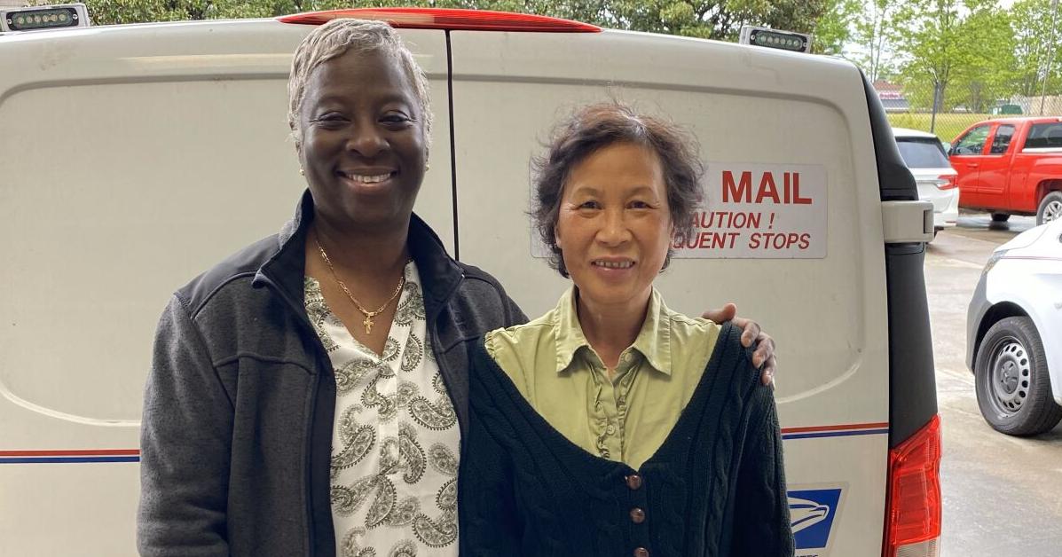 When an 86-Year Old Woodstock Man Fell on His Porch, a Postal Worker Came to His Rescue - Vimarsana News