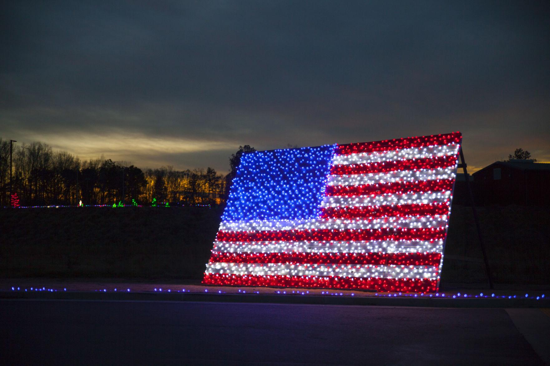 Annual Veterans Park light show opens Christmas season Cherokee