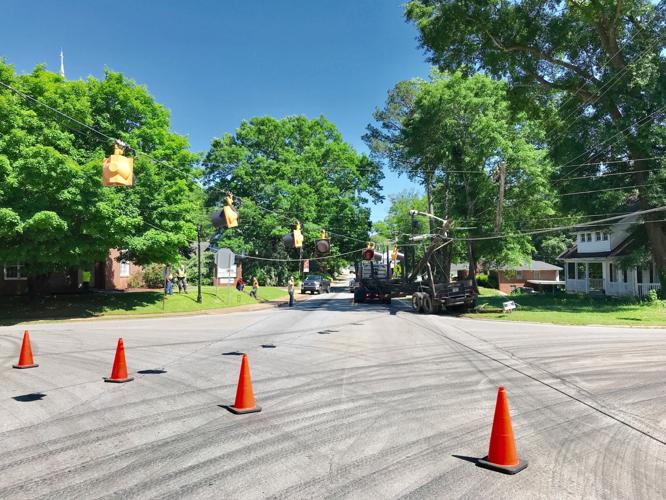 Truck takes out power lines | Local News | tribuneledgernews.com