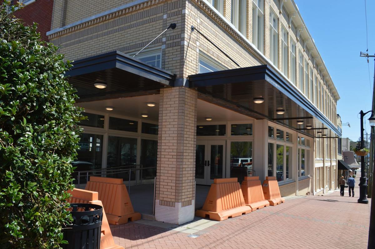 Mayor calls for consensus on future of Jones Building Local News