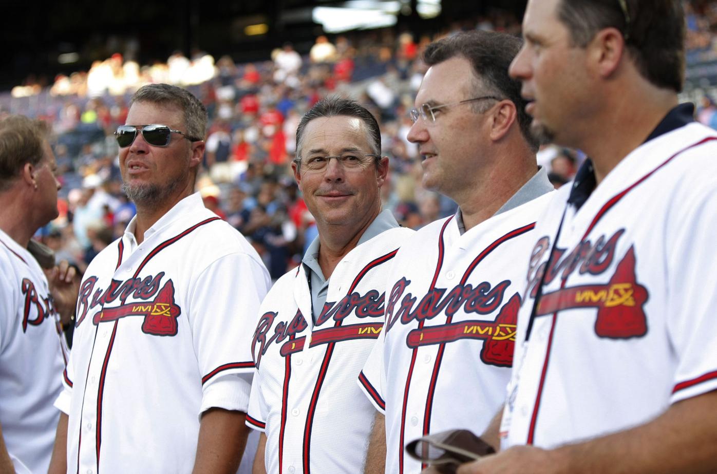 Braves legend Greg Maddux vows to donate to virus victims