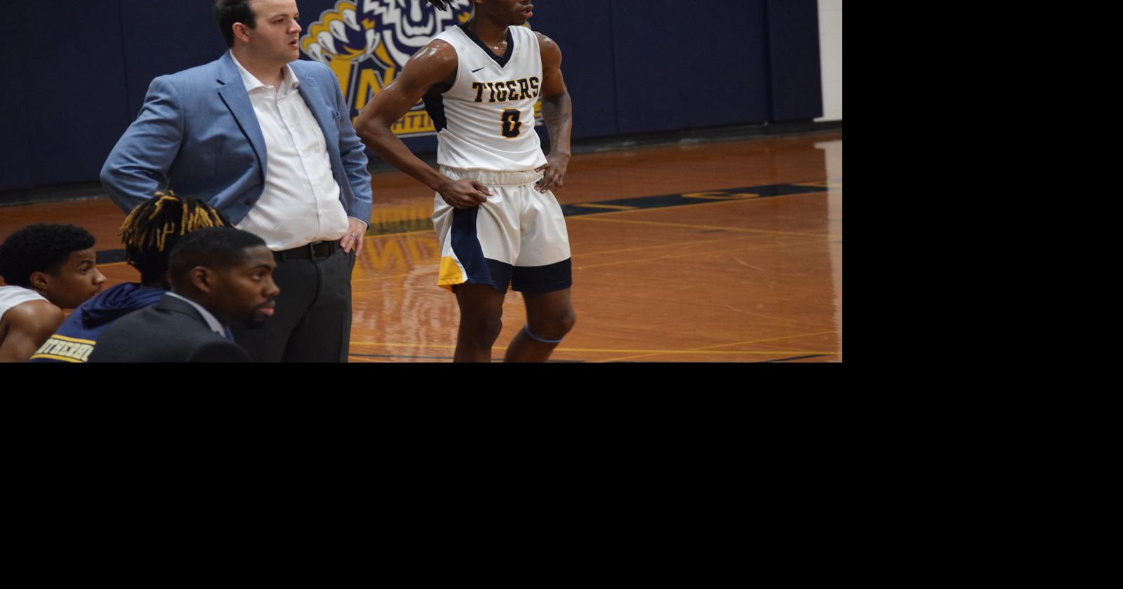 Newton chosen as next Reinhardt basketball coach Sports