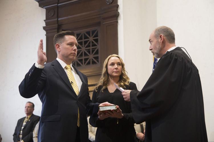 Sheriff-Elect Frank Reynolds sworn in | Multimedia | tribuneledgernews.com