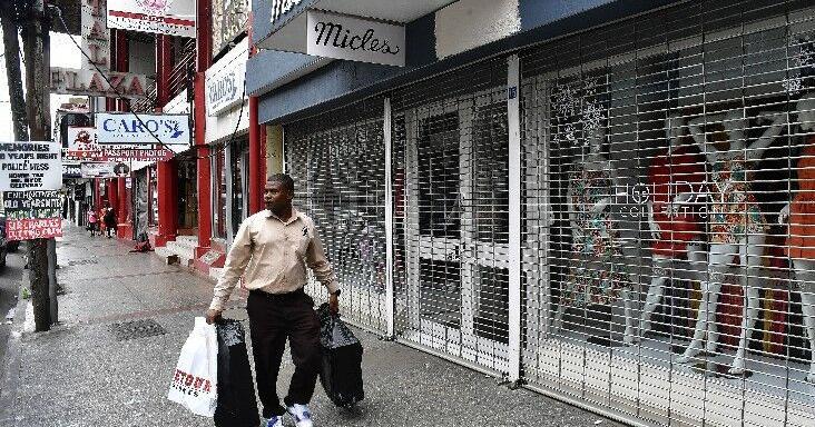 Ir de compras en Puerto España se lleva una paliza |  acción local
