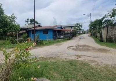 Prison officer kills intruder