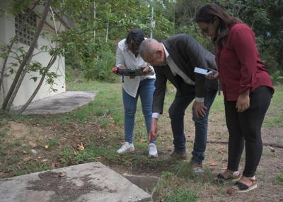 Thieves target Carmona’s home