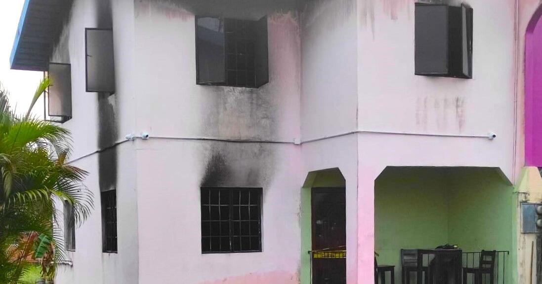 Son dies, 3 others burned in arson attack - Vimarsana News