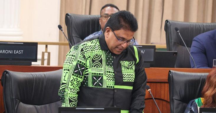 Moonilal, Young apologise for name-calling