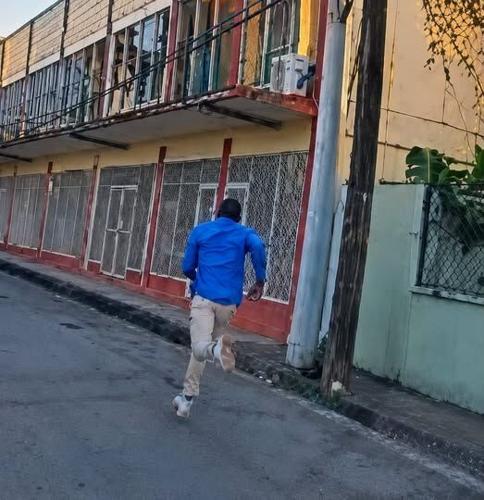 Man flees after trying to throw package into Port of Spain Prison