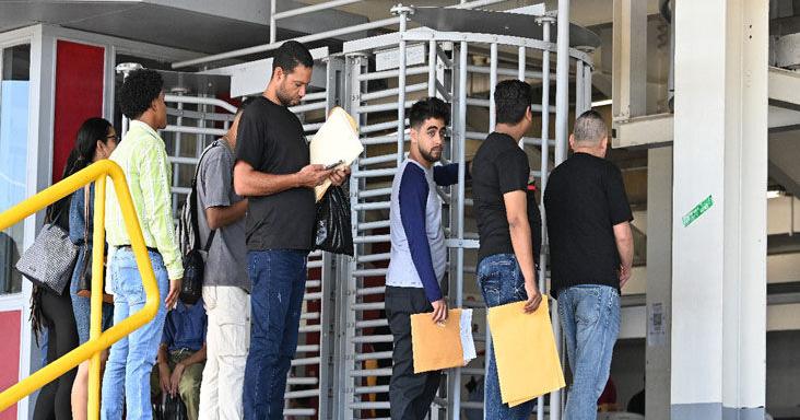 Migrants call for driver’s licence access