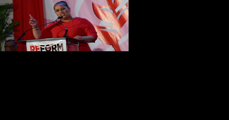 'Desperation never a good look on a woman' | News Extra - Vimarsana News