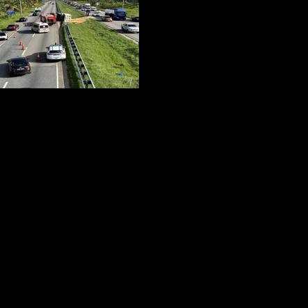 Truck and taxi in Gasparillo accident