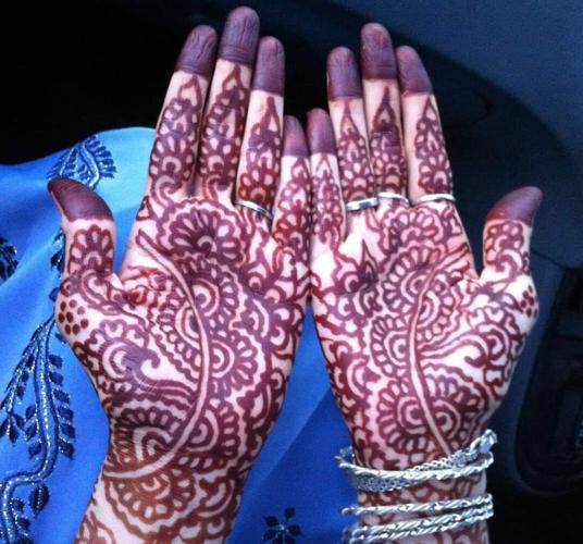 Mehendi’s popularity soars during Divali News Extra