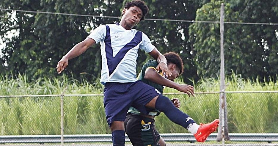 Meister Naparima geschlagen