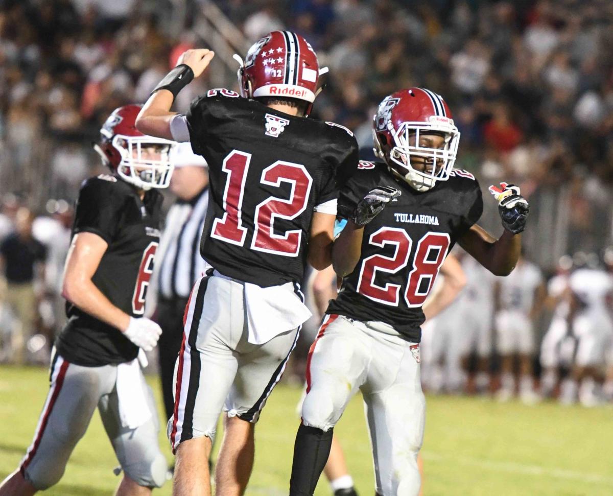 Wildcats Capitalize On Rebels Mistakes In 47 14 Win Local