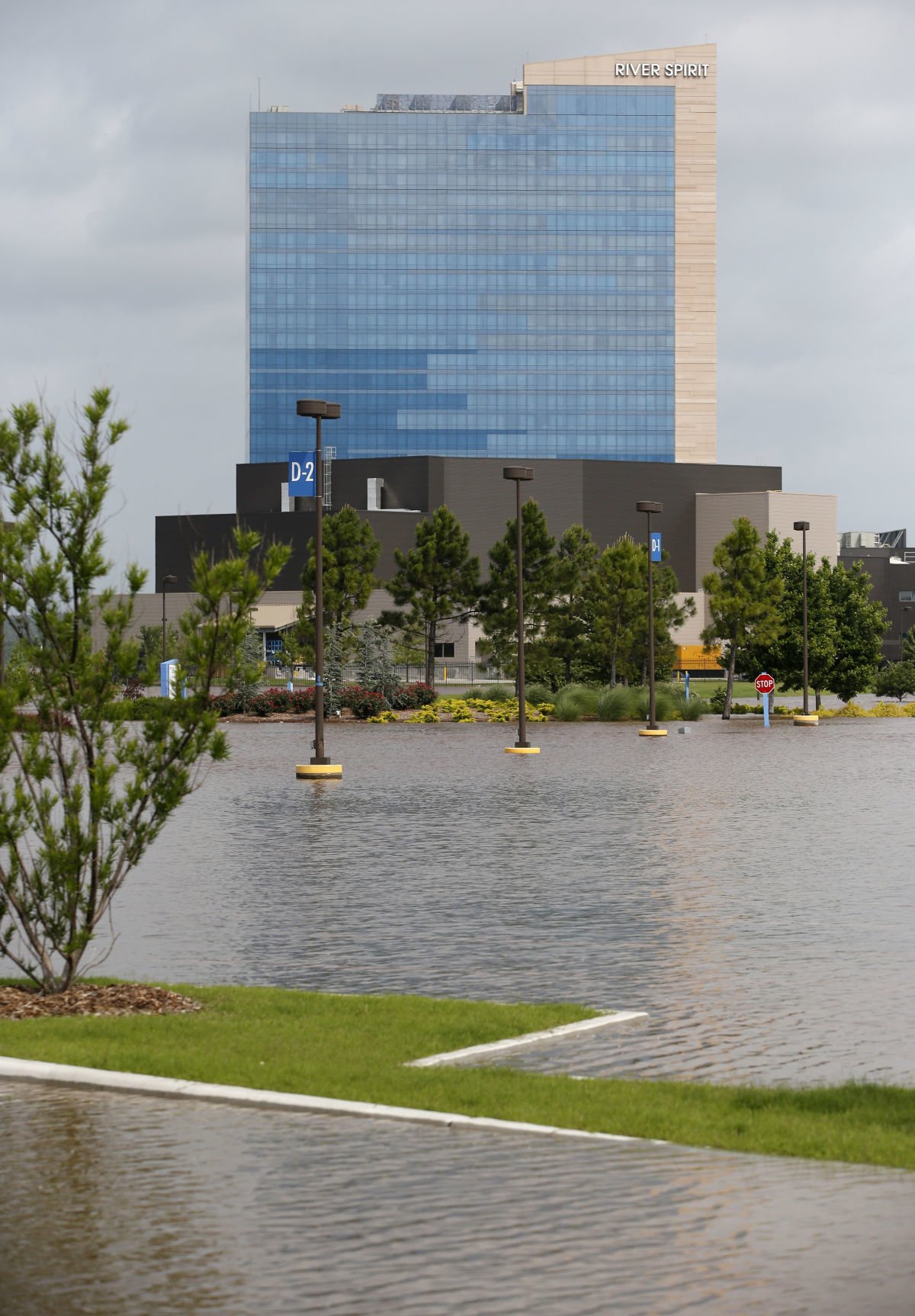 is the tulsa river spirit casino leaning