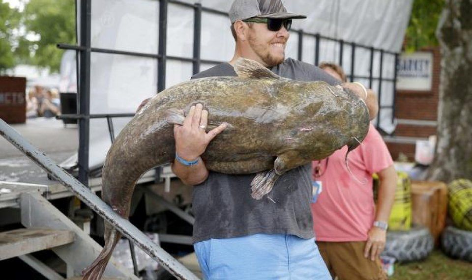 Despite deeper waters, winner brings record-setting fish to Okie Noodling  Tournament