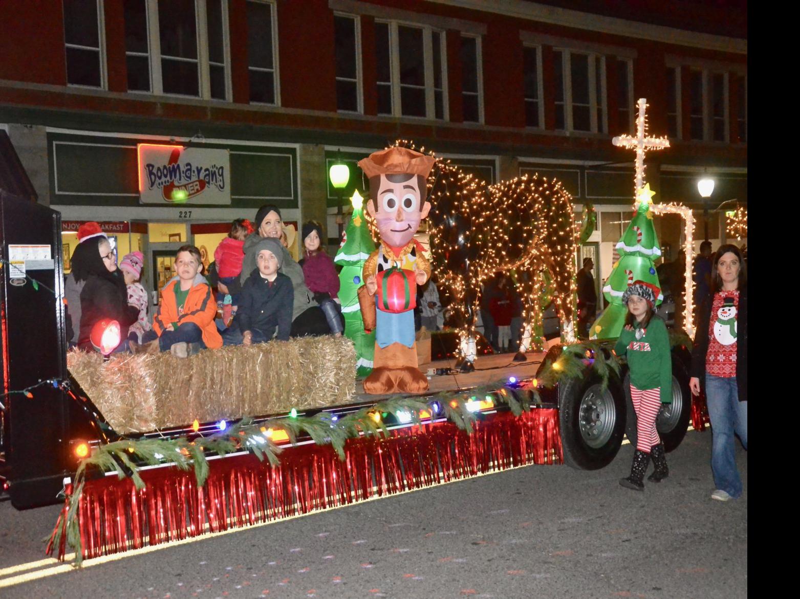 Coweta Christmas Parade 2022 Christmas Parades Planned This Week In Wagoner, Coweta | News |  Tulsaworld.com