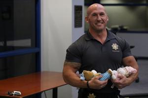 Local call center employees give Tulsa police hundreds of teddy bears to go to children in need