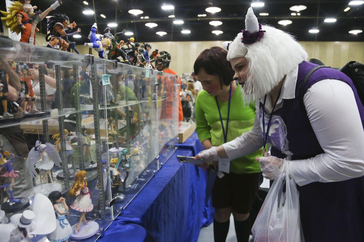 Tokyo In Tulsa Brings Thousands Of Costume Clad Anime Lovers To Downtown Latest Tulsa Headlines Tulsaworld Com