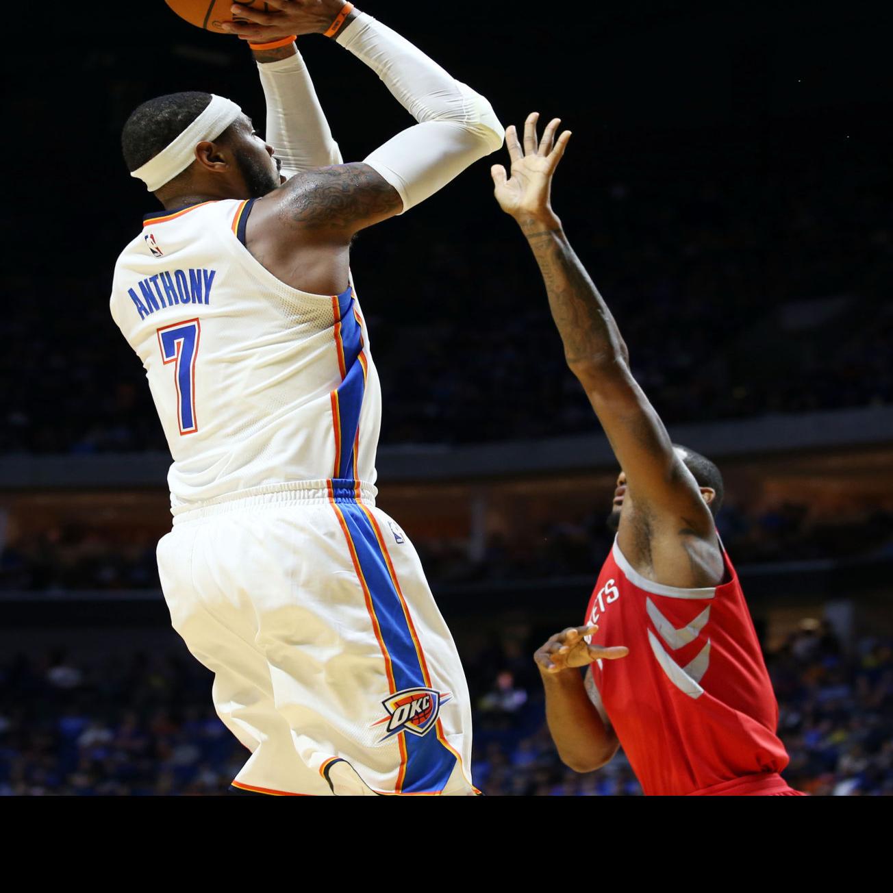 Carmelo Anthony Makes Thunder Debut In Opener Against His Previous Team The New York Knicks Thunderextra Tulsaworld Com