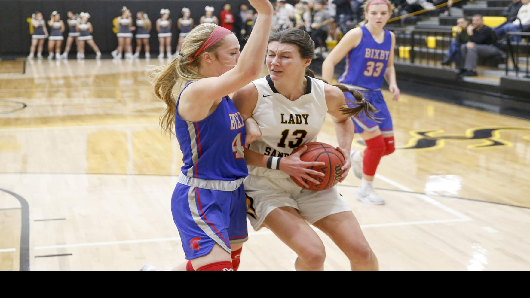 High School Basketball Sandites Girls Roll Past Bixby And Boys