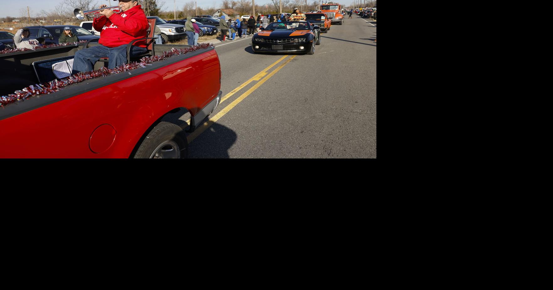 Photos Picher holds 8th annual Christmas parade