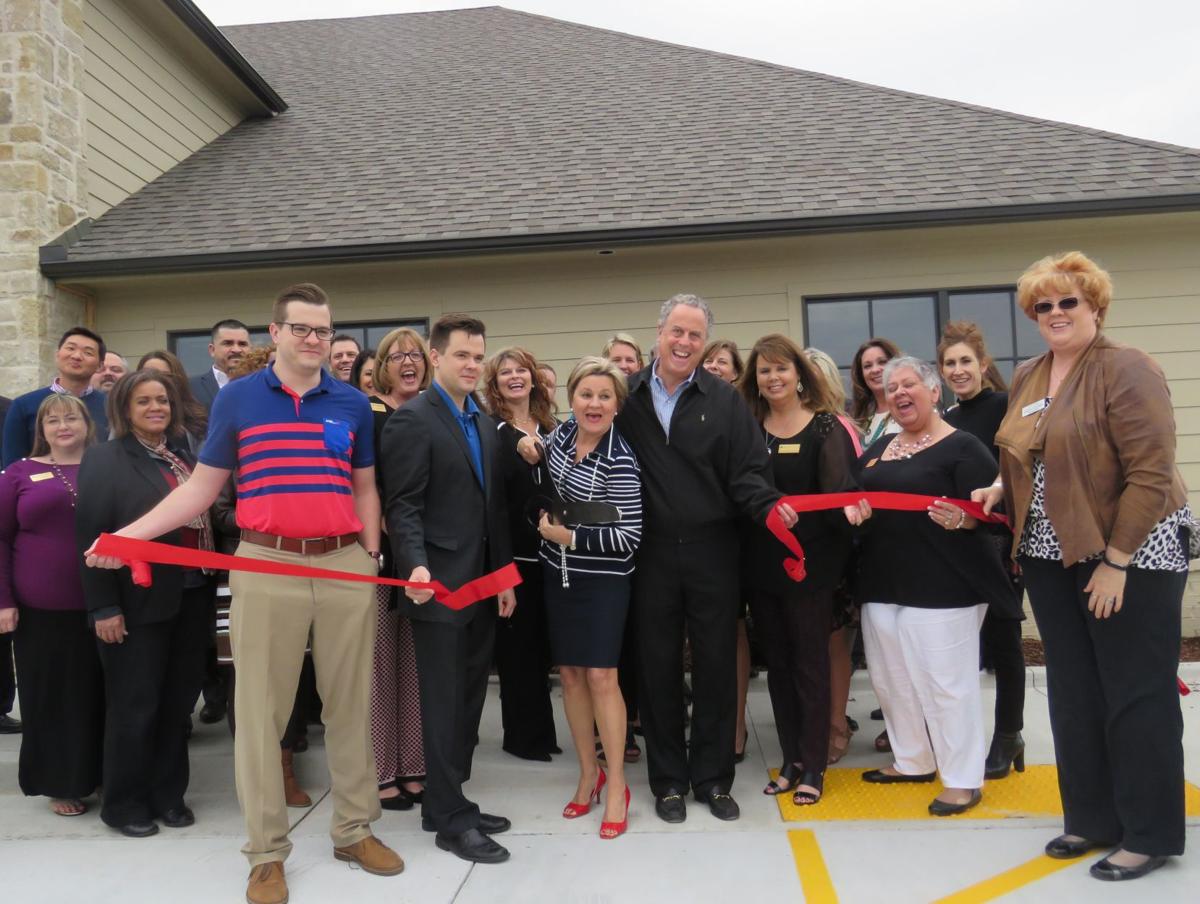 Chinowth & Cohen Realtors celebrates opening of new Sand Springs office