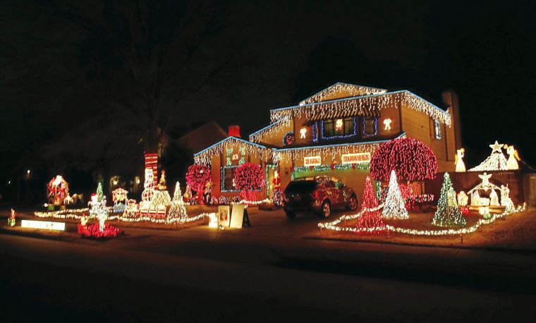 5 To Find: Our Favorite Christmas Light Displays 