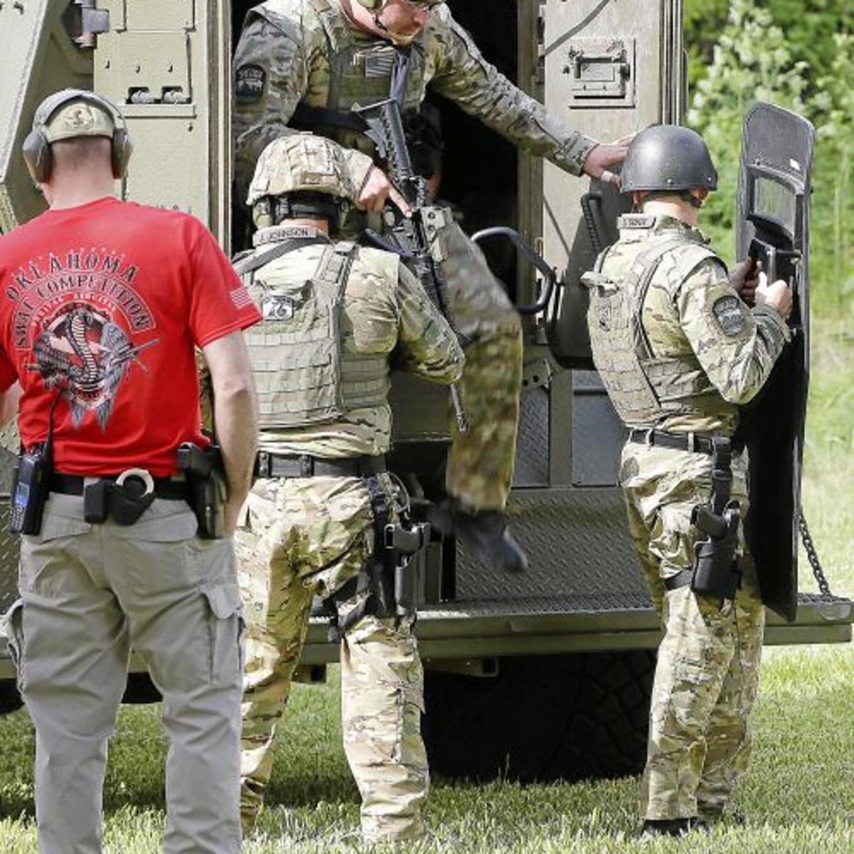 Law Enforcement Officers Take On One Another In Oklahoma Swat Competition Local News Tulsaworld Com Law Enforcement Officers Take On One Another In Oklahoma Swat Competition Local News Tulsaworld Com