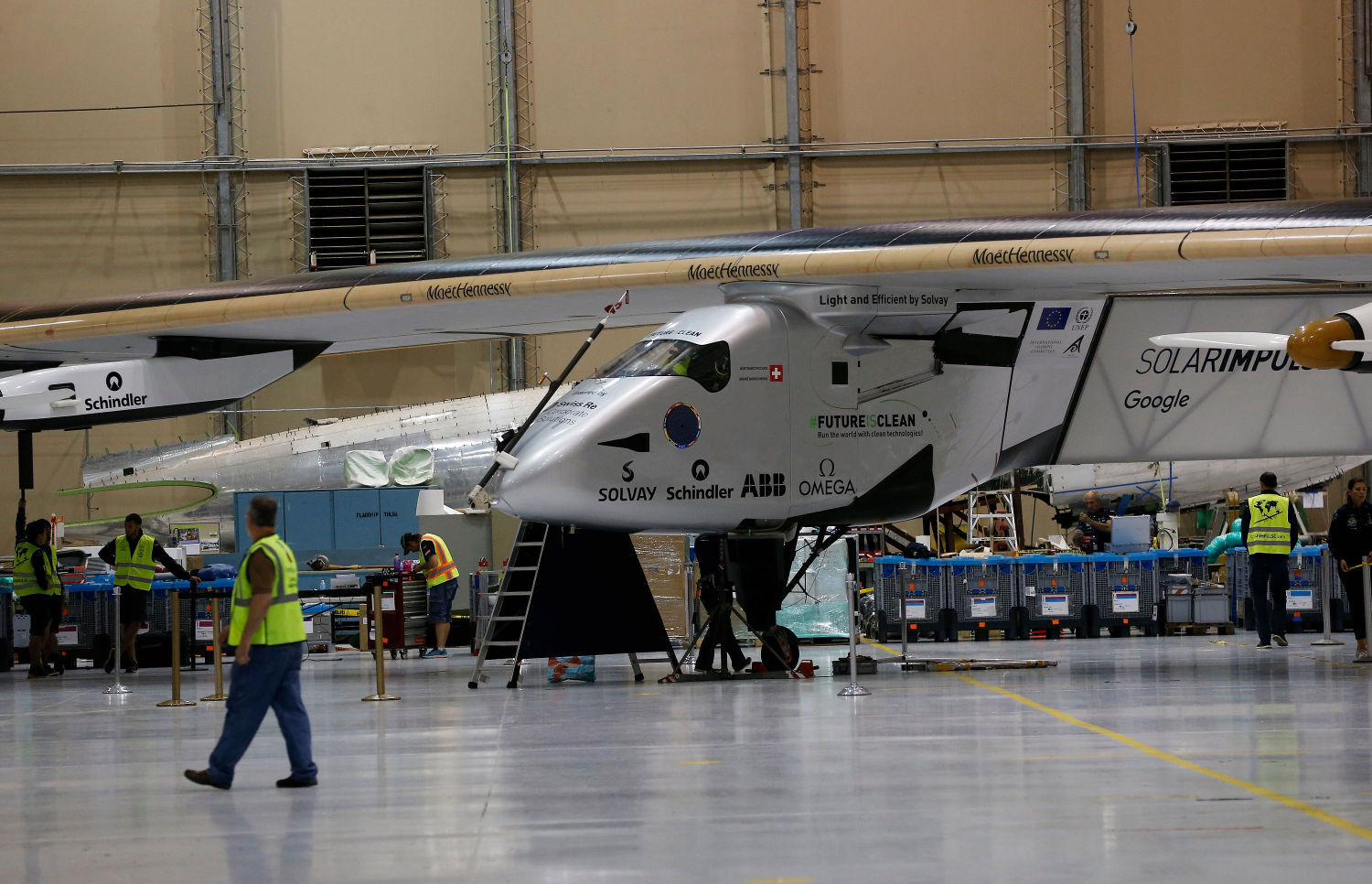 Solar plane finds Oklahoma airspace for Tulsa pit stop on round