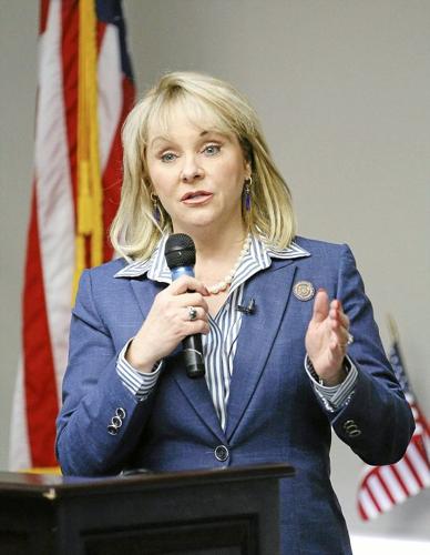 Gov. Fallin emphasizes need for academic standards even as lawmakers offer bill to repeal Common Core