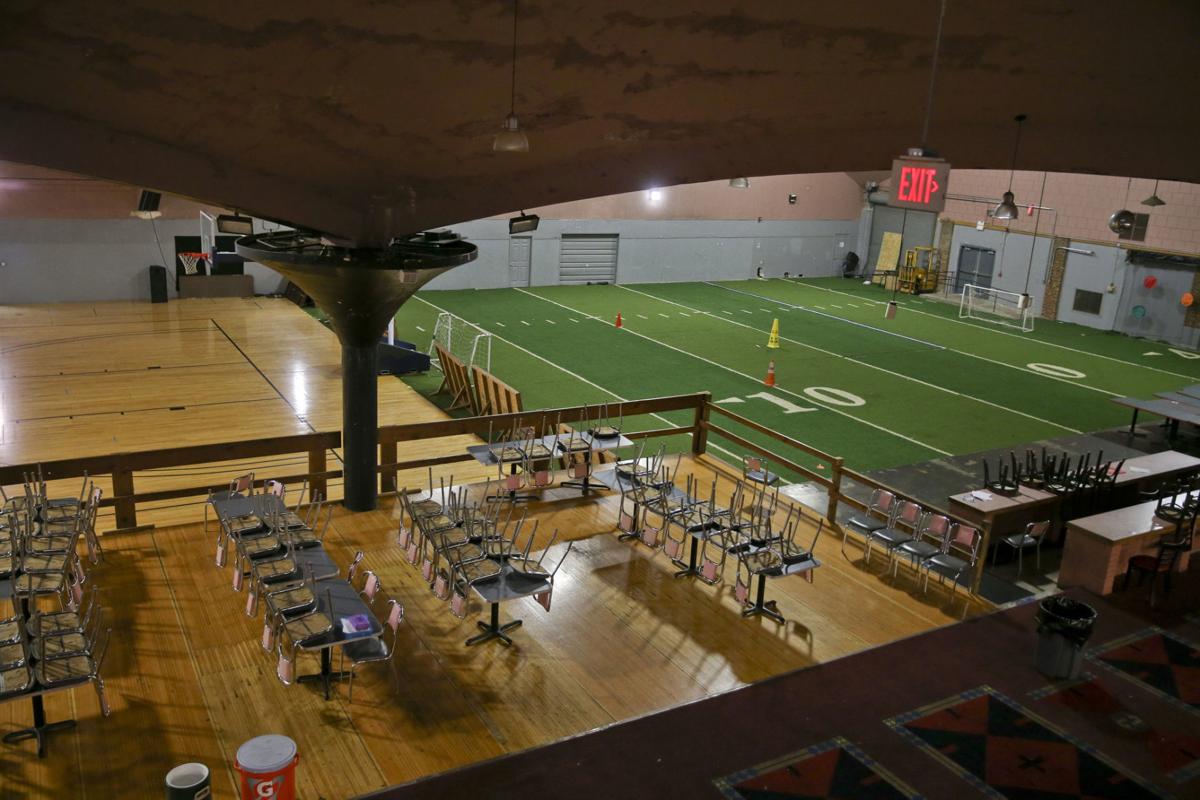 Retro items retro venue: Rose Bowl transforms into flea market on