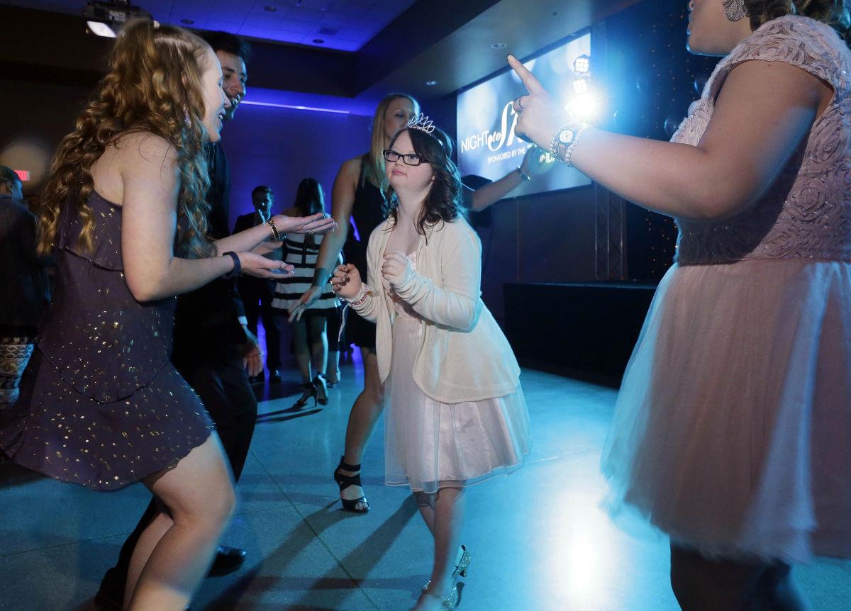 Photo Gallery A Night To Shine Prom for those with special needs