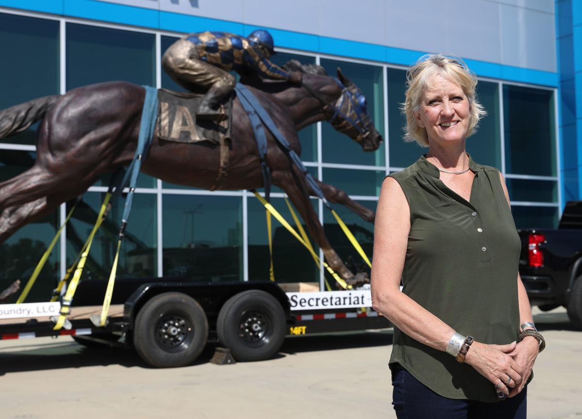 Monument Of Legendary Racehorse Secretariat Wows Crowds At
