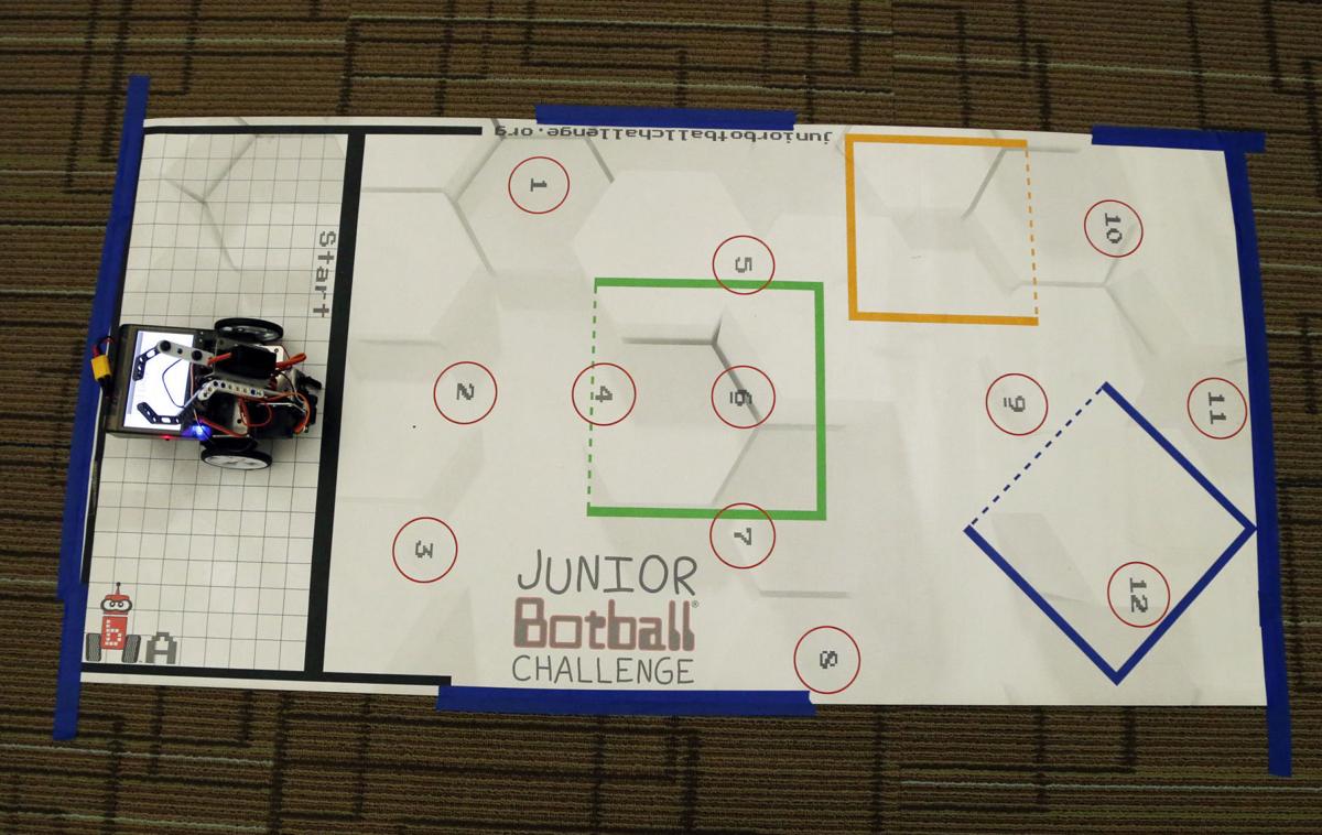 040321-tul-nws-robotics-p1