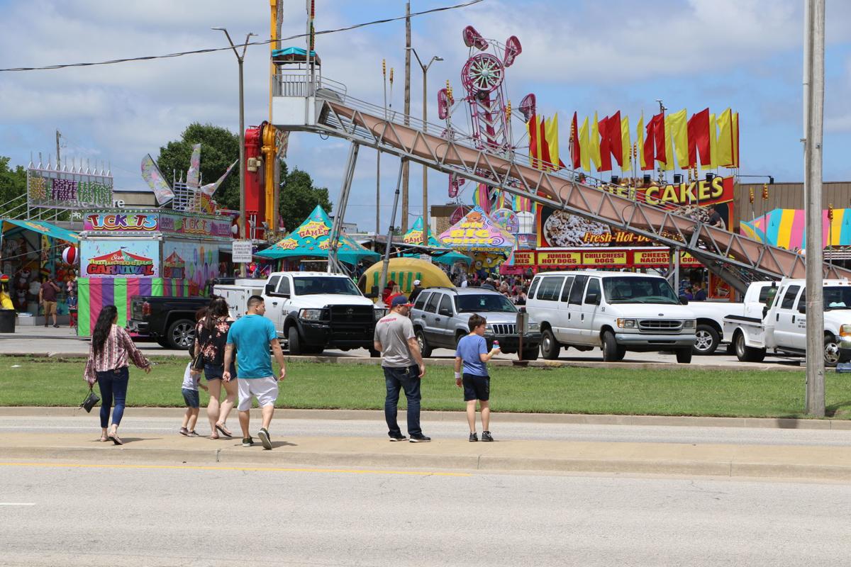 Owasso’s 2019 Trail Days Images of Sam’s Amusements Carnival on 76th
